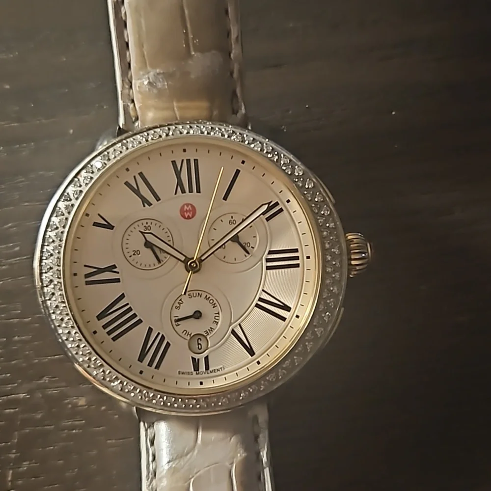 Watch - Picture 2 of 5